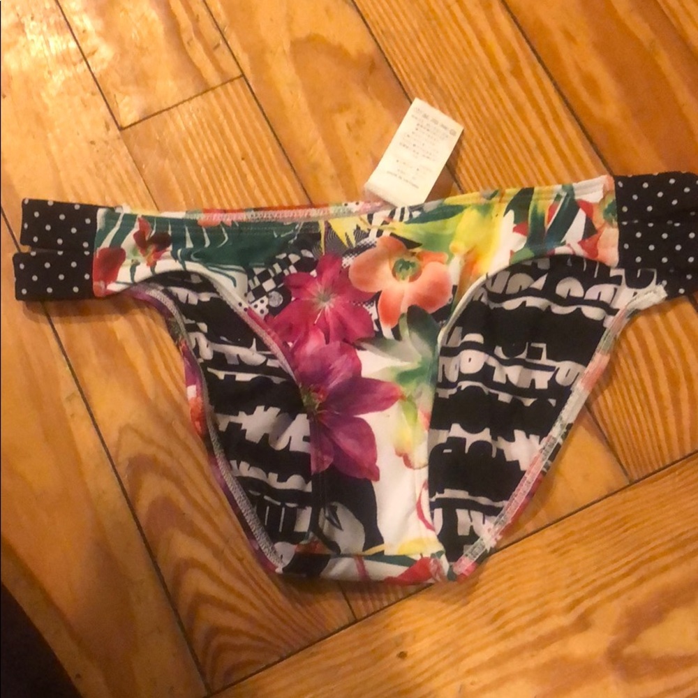 Volcom tropics trip swim bottoms